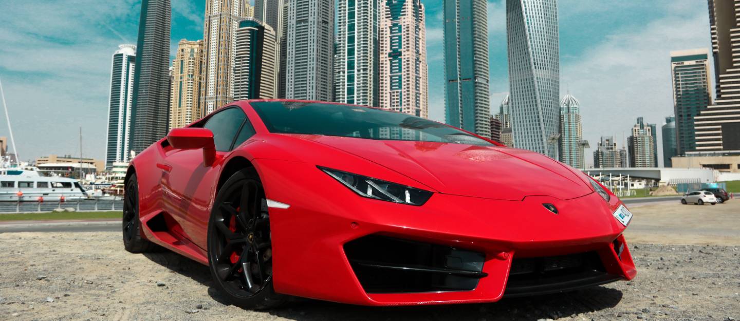 Why Luxury Car Hire in UAE is Ideal for High-End Photoshoots