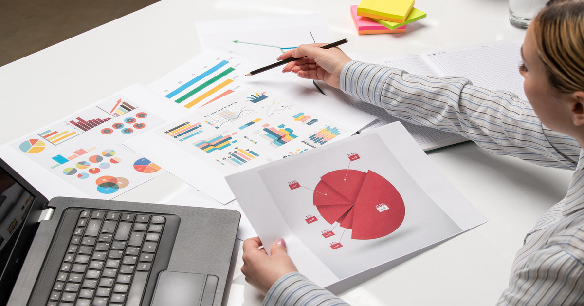 types of variables in statistical analysis