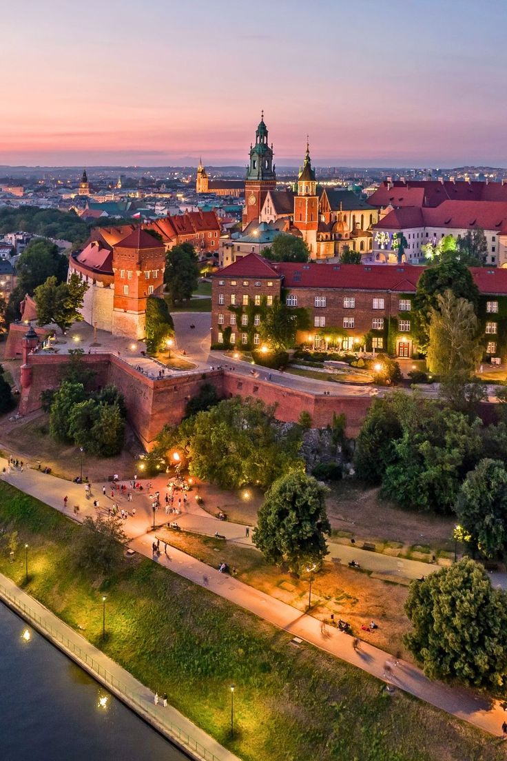 Documentation and Compliance: What You Need to Start an IT Business in Poland