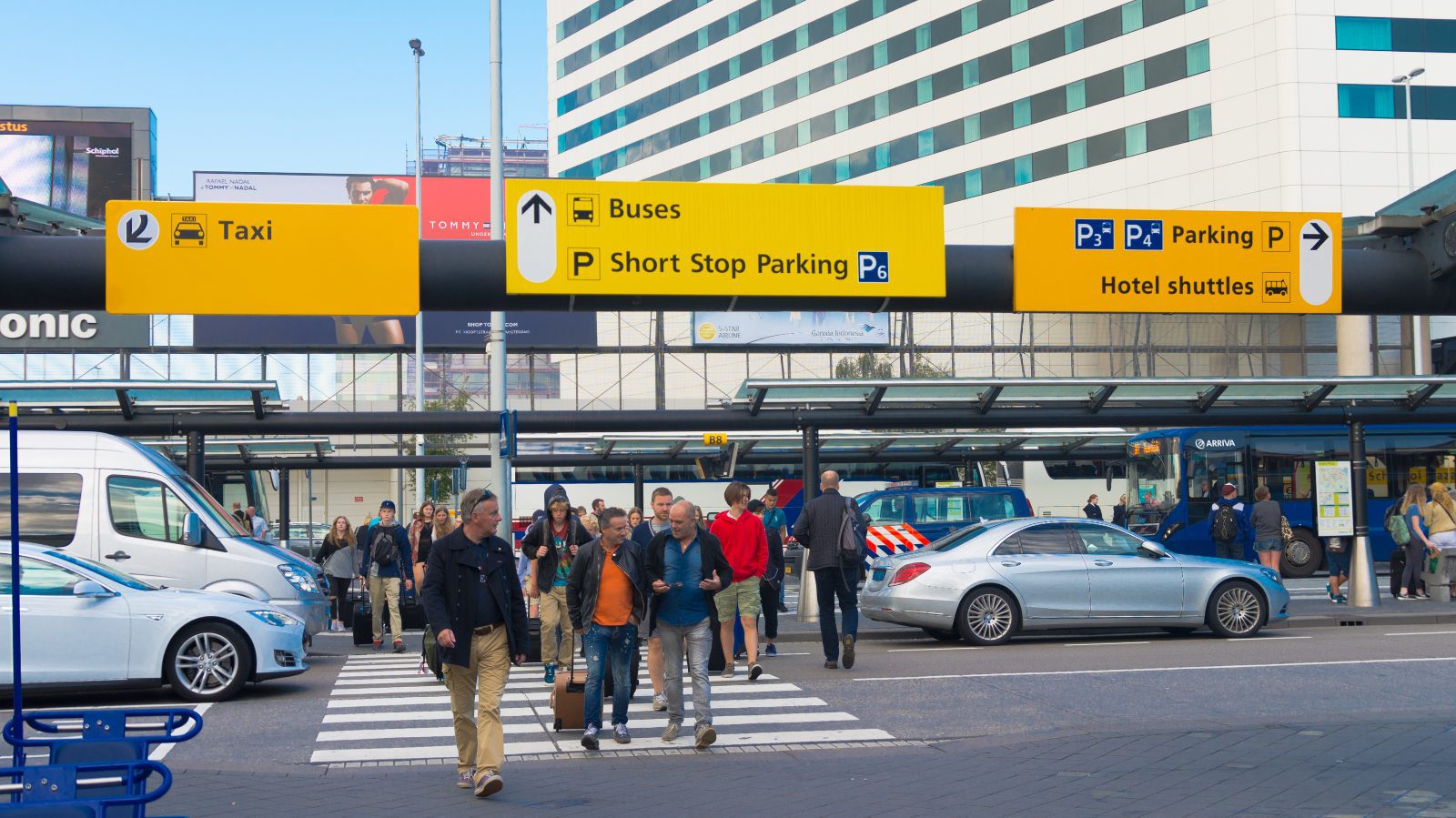 Vergelijk Parkeren Schiphol: Tips voor het Parkeren bij Nacht