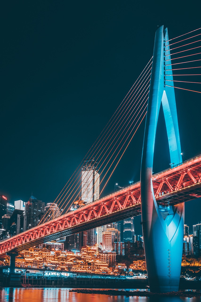 Steel-bridge-in-city