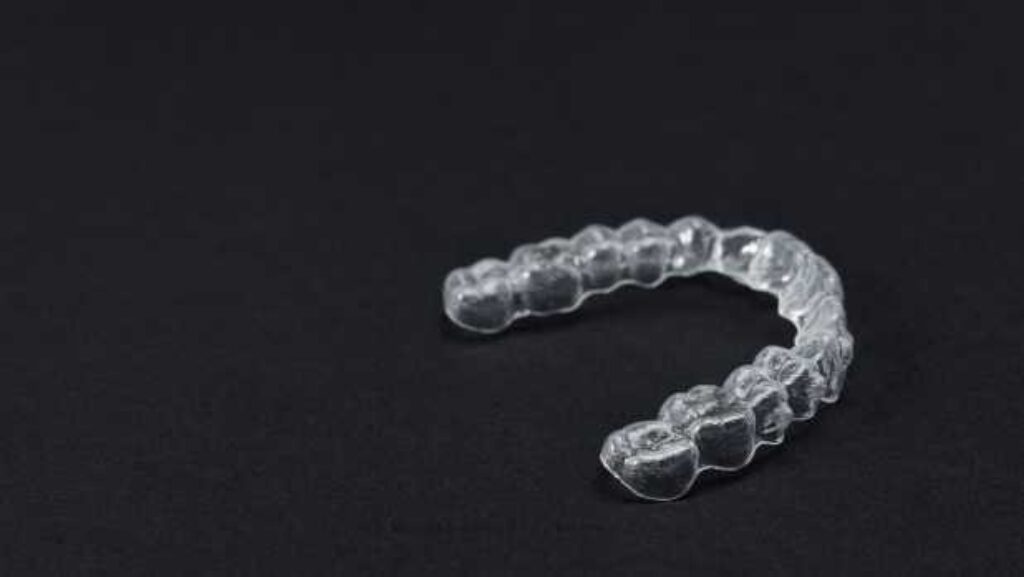 dealing-with-travel-emergencies-lost-or-damaged-aligners