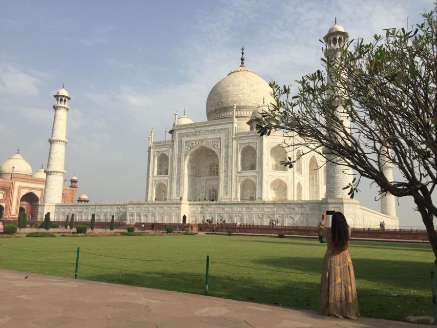 How to book Agra Tour from Delhi