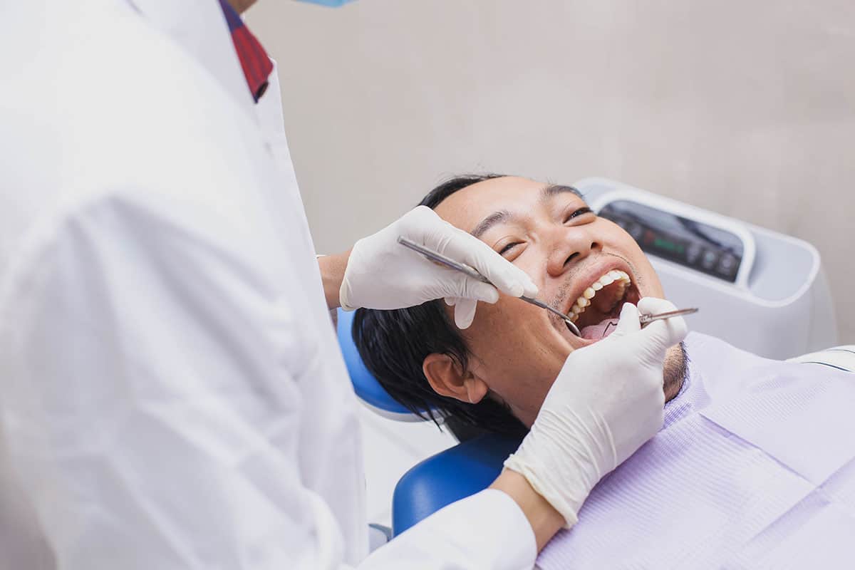How to Maintain Oral Health Between General Dentistry Visits