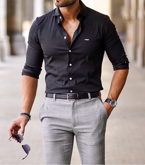 Black shirts combination by the labelbar