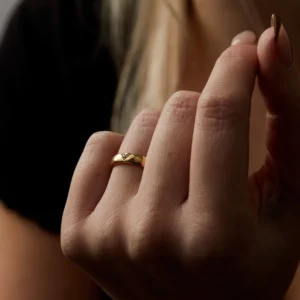 Exploring the Symbolism Behind Alternative Wedding Rings