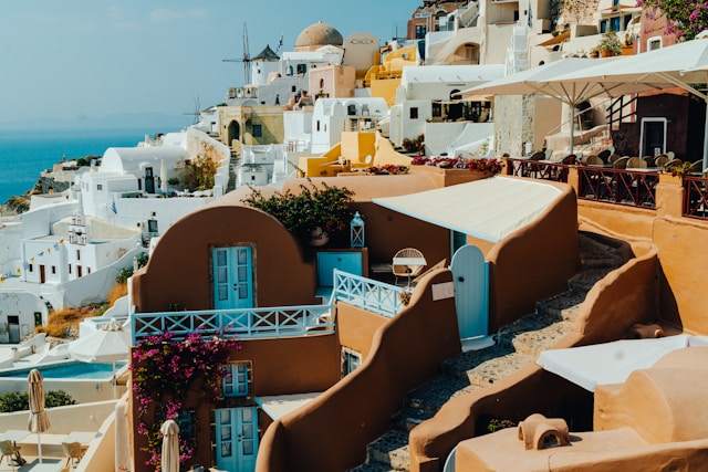 Santorini’s Sun-Kissed Bliss: Greece’s Island of Dreams