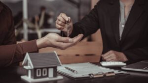The Importance of a Mortgage Specialist in a Competitive Housing Market
