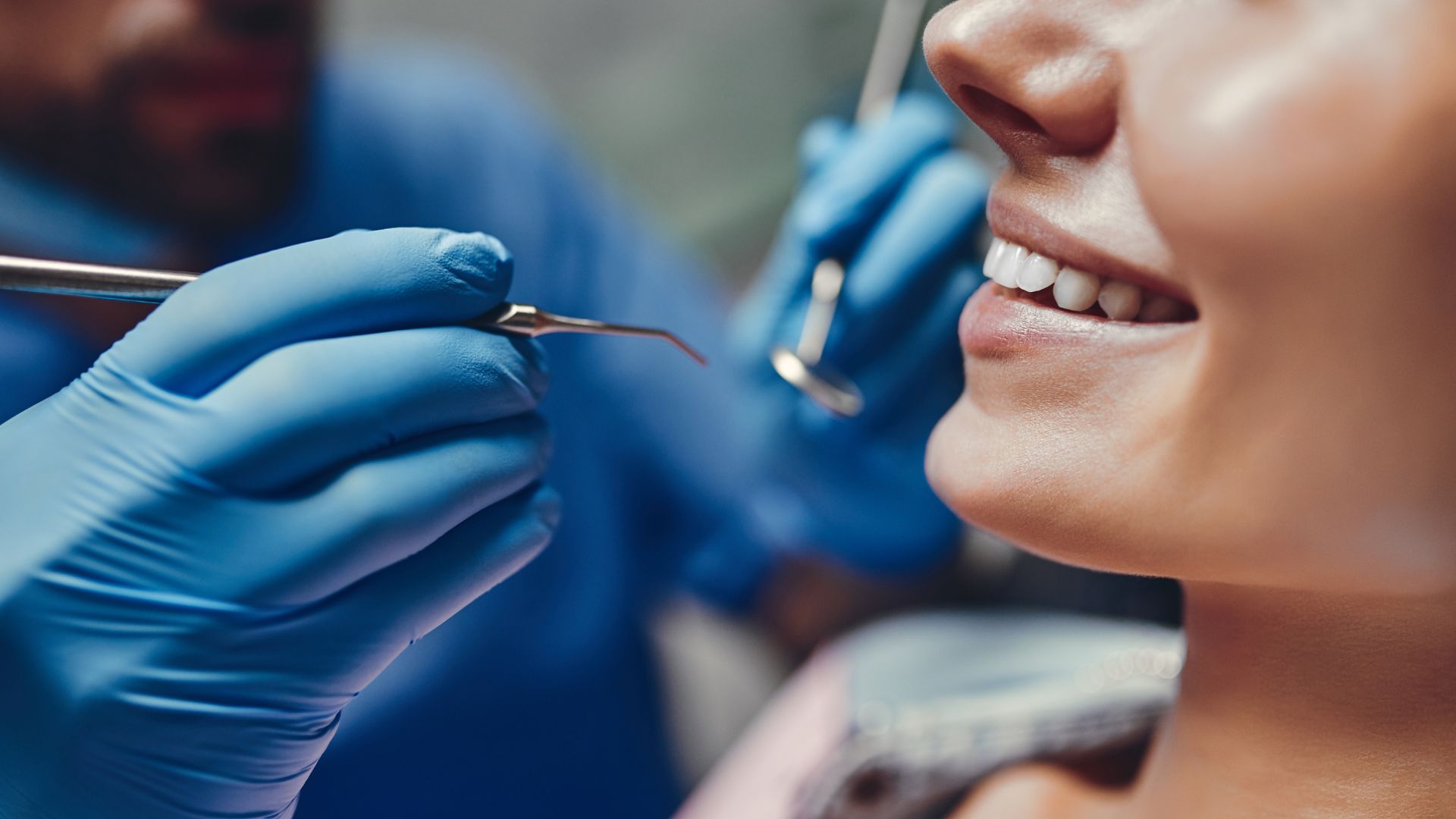 When Should You Visit a Dental Clinic? Signs You Shouldn’t Ignore
