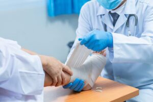 Exploring Advanced Options for Leg and Foot Injury Treatment in Jaipur