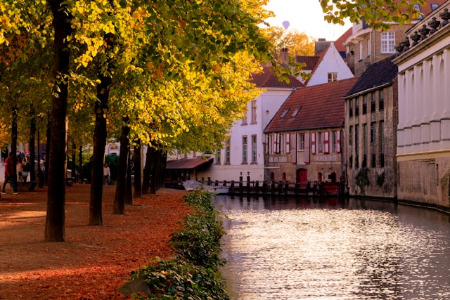 Bruges’ Storybook Streets: Belgium’s Quaint Medieval Gem