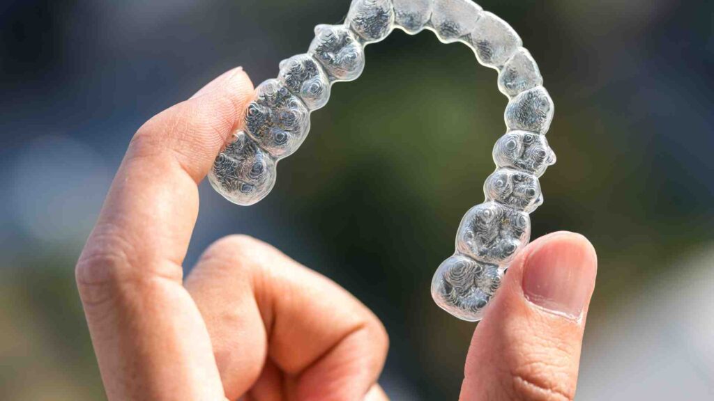 Que faut-il attendre en commençant un traitement Invisalign à Genève