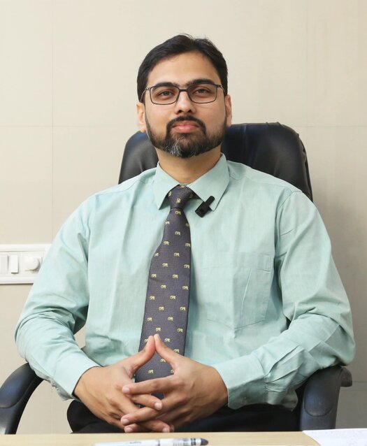 Dr. Anuj Bhide – Expert Spine Surgeon in Mumbai | Synapse Spine Clinic