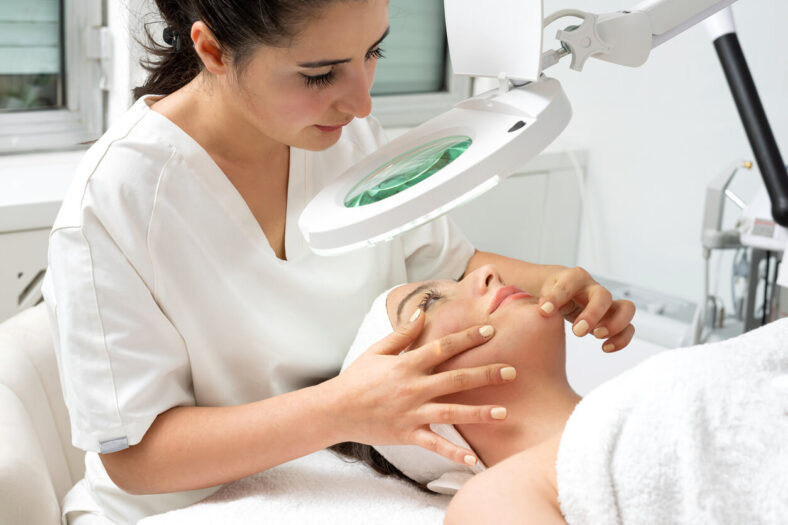 Hair Loss Dermatology Experts in Dynamic Aesthetic Clinic