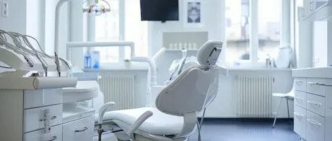 choosing right dental clinic