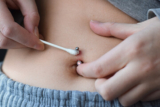 Soigner une infection d’un piercing : GUIDE 2024