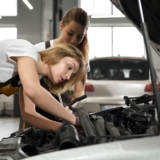 Discover Premier Body Shops in Los Angeles with Wise Guy Autos