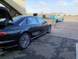 De Voor- en Nadelen van Parkeren bij Schiphol op Privéterrein versus Publiek Parkeren