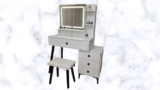 The Ultimate Guide to Choosing a Corner Dressing Table with a Hollywood Mirror for a Stylish Vanity Desk