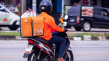 Courier Aggregator vs. Traditional Courier Services: What’s Better?