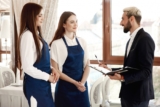 Quels sont les avantages de l’embauche Service de conciergerie et de majordome ?
