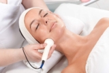 العلم وراء تقنية الترددات الراديوية في العيادات التجميلية في دبي